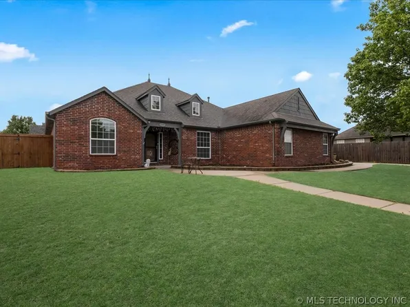 1505 N 18th St, Broken Arrow, OK 74012