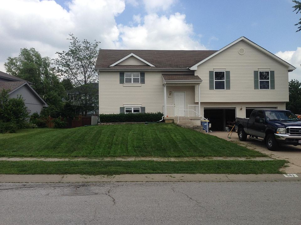 1st image of 581 White Oak Ln