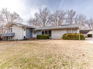 1421 Sunnyslope Ln, Manhattan, KS 66502