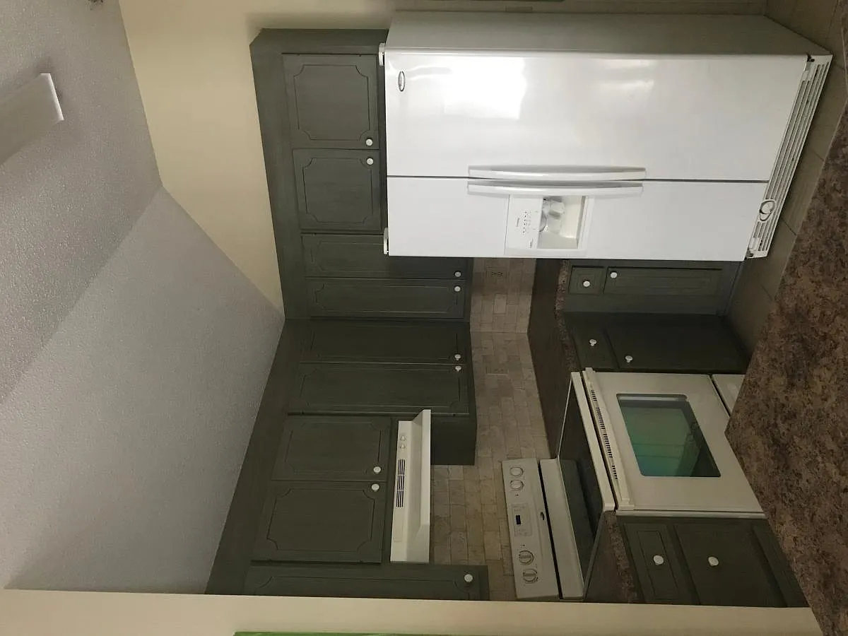 3 bed, 1100 sqft, $1,400 — Photo 3
