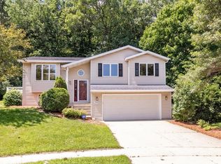 3945 Alberta Dr NE, Rochester, MN 55906