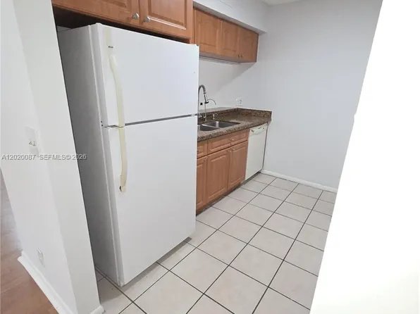 8886 SW 3rd St, Hollywood, FL