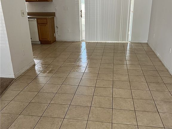 3rd image of 8354 N Saxon Way