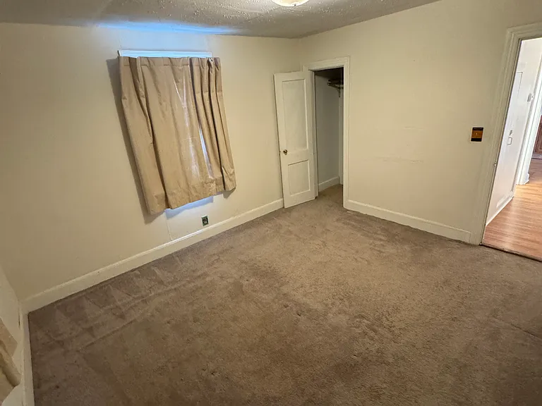 8914 Main St — Photo 11