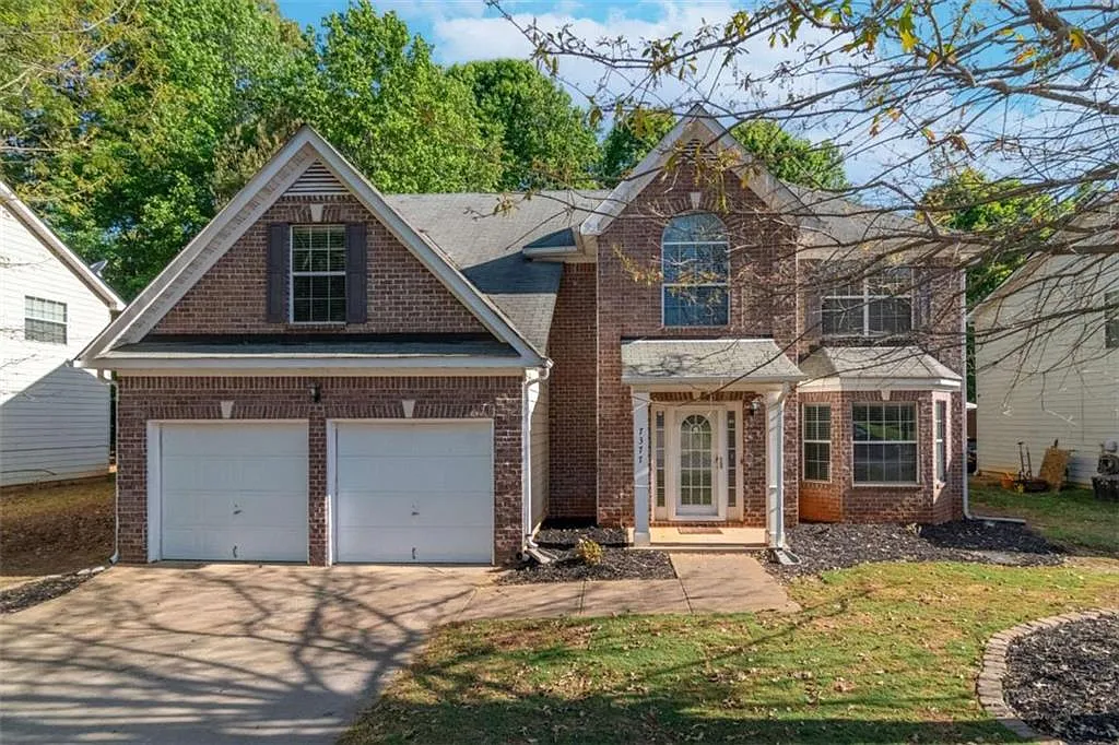 4 bed, 2.5 bath, 2816 sqft, $2,995 — Photo 2