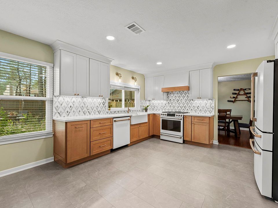 1st image of 2107 Level Oak Pl