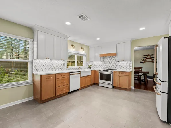 2107 Level Oak Pl, Spring, TX 77380