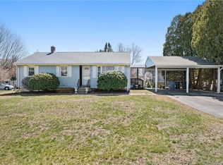 2 Dalewood Dr, Norwich, CT 06360