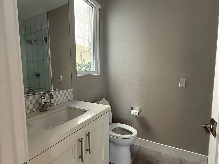 5907 S Westlawn Ave — Photo 6