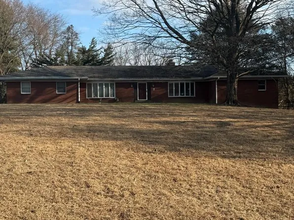 375 School House Rd, West Grove, PA 19390