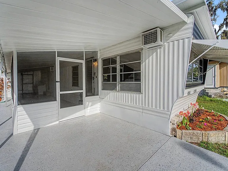 5053 Dunedin St — Photo 21