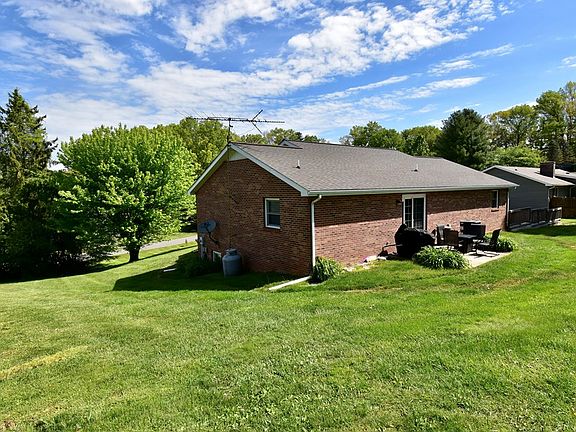 5th image of 237 Oak Hollow Cir