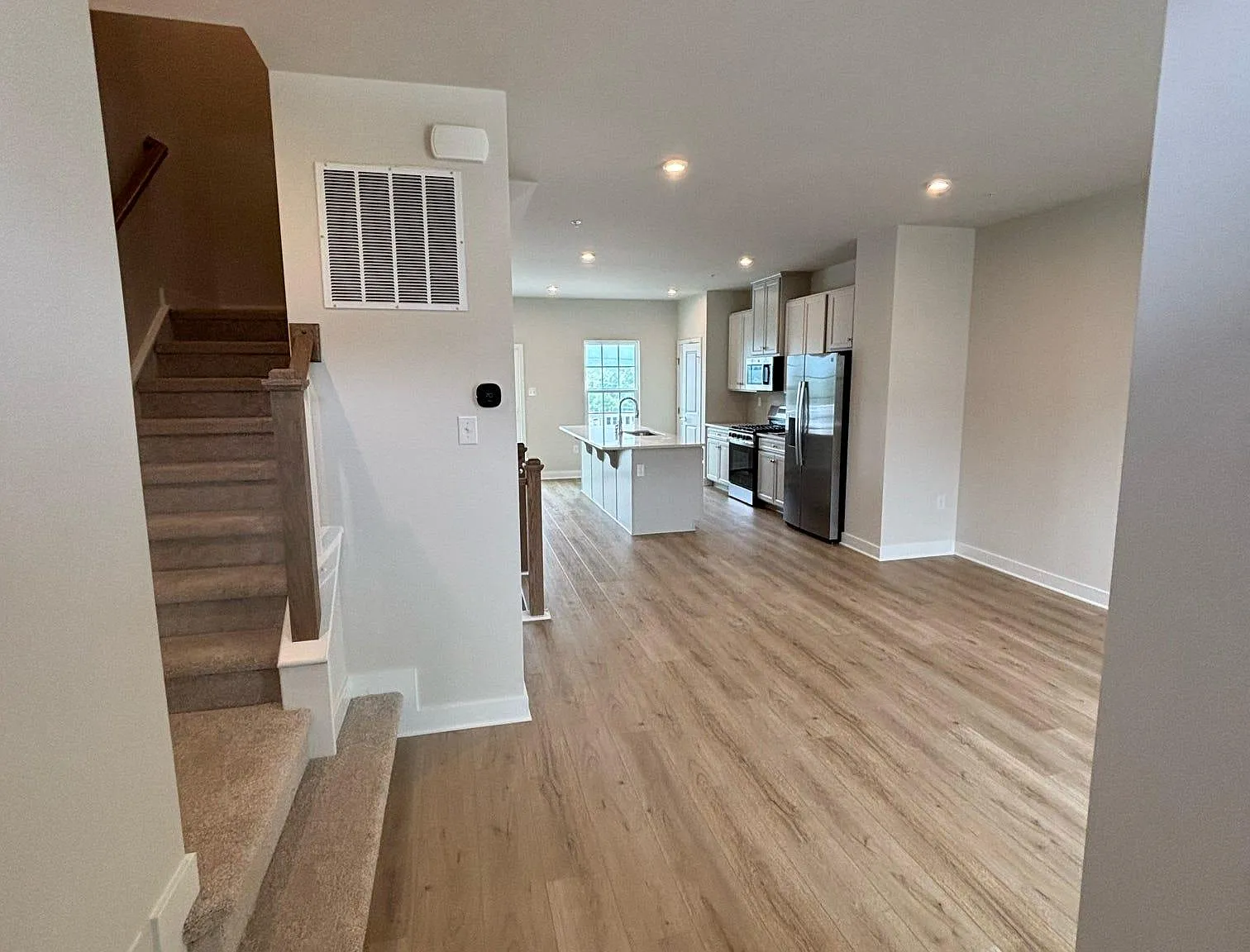 2620 Tisbury Ln — Photo 2