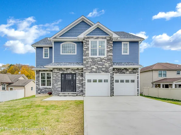 11 Riverview Dr, Jessup, PA 18434