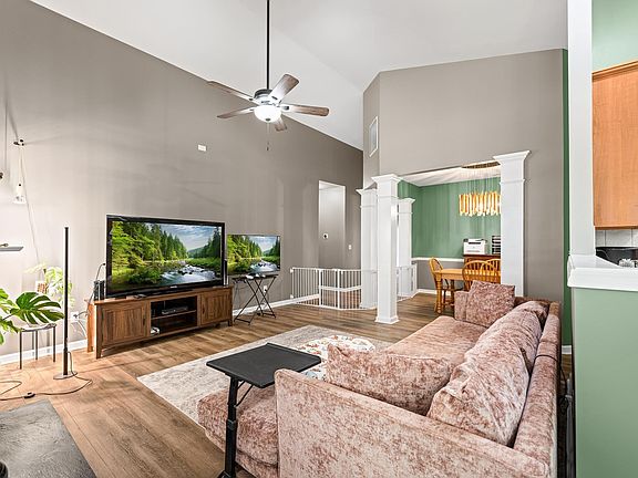 3rd image of 8 Ridgebrook Way
