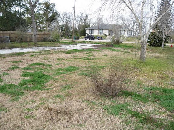 2nd image of 502 Miller Ave