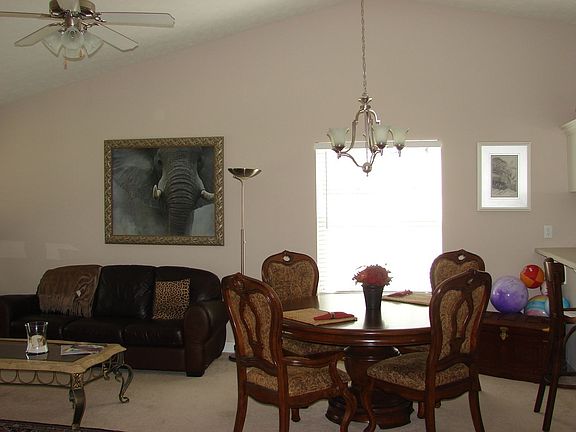 Combo great room/dining room