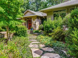 114 Berry Creek Dr, Flat Rock, NC 28731