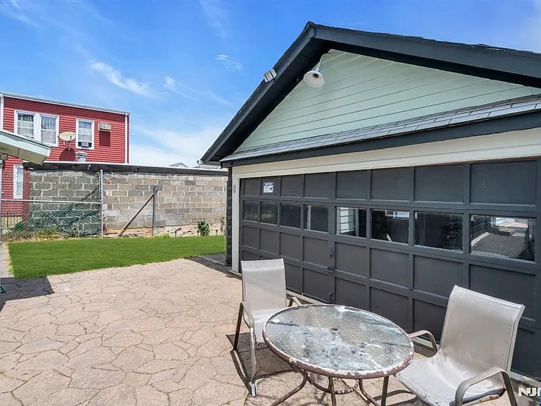 206 Highland Ave — Photo 18