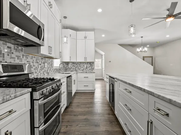 216 Main Street, Plaistow, NH 03865