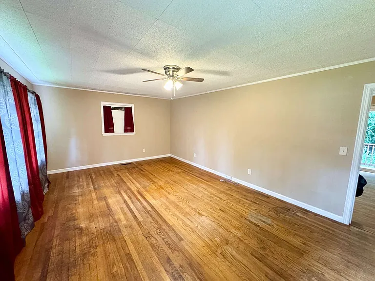 1202 Garden Cir — Photo 7