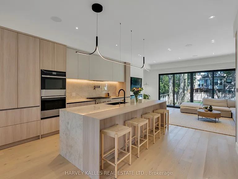 172 Cameron Ave — Photo 9