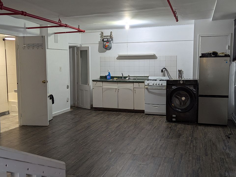 2nd image of 137 West St #28-2R