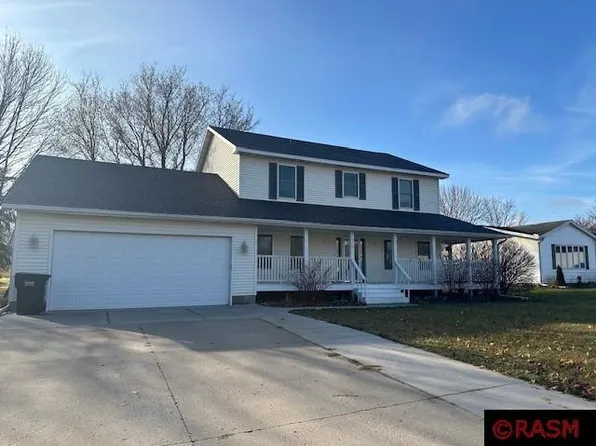 900 Menk Dr, Saint Peter, MN 56082