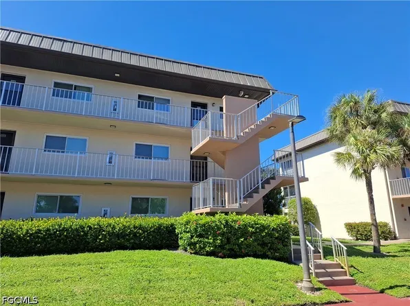 1018 Manatee Rd APT E307, Naples, FL 34114