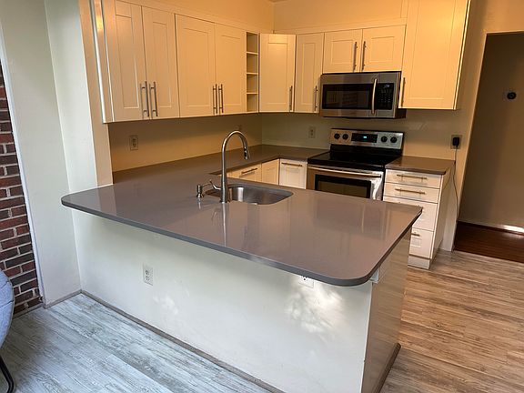 3rd image of 8729 Sheridan Farms Ct