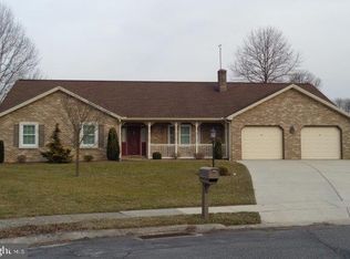 12 Canterbury Ct, Mechanicsburg, PA 17050