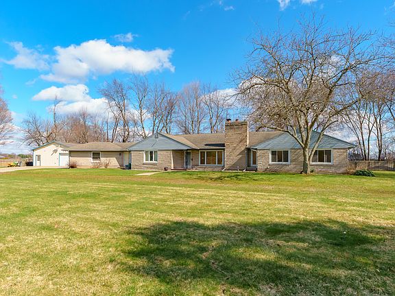 2nd image of 8390 Gull Rd