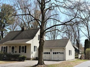 18 Jennifer Rd, Glenville, NY 12302