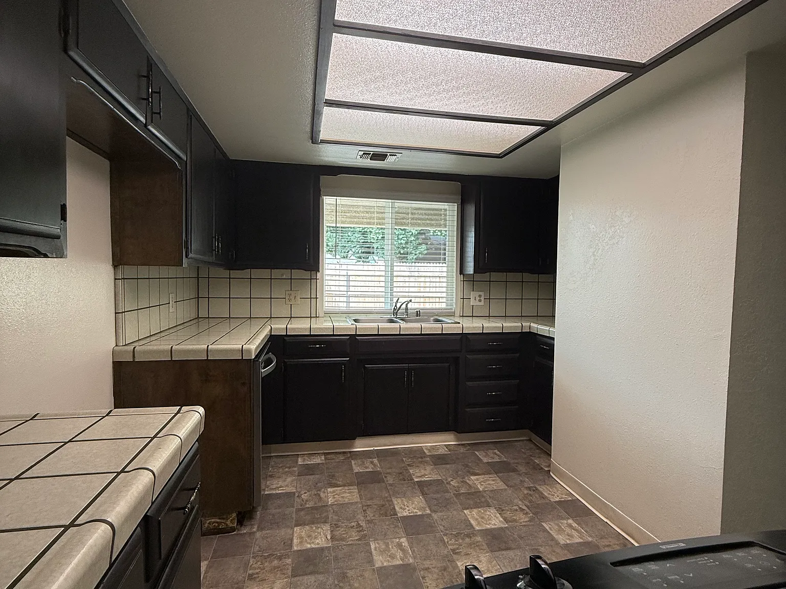2 bed, 1.5 bath, 1214 sqft, $1,695 — Photo 2