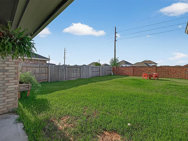 27222 Woodridge Glen Dr — Photo 37
