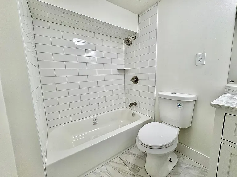 Vanderbilt Place — Photo 6