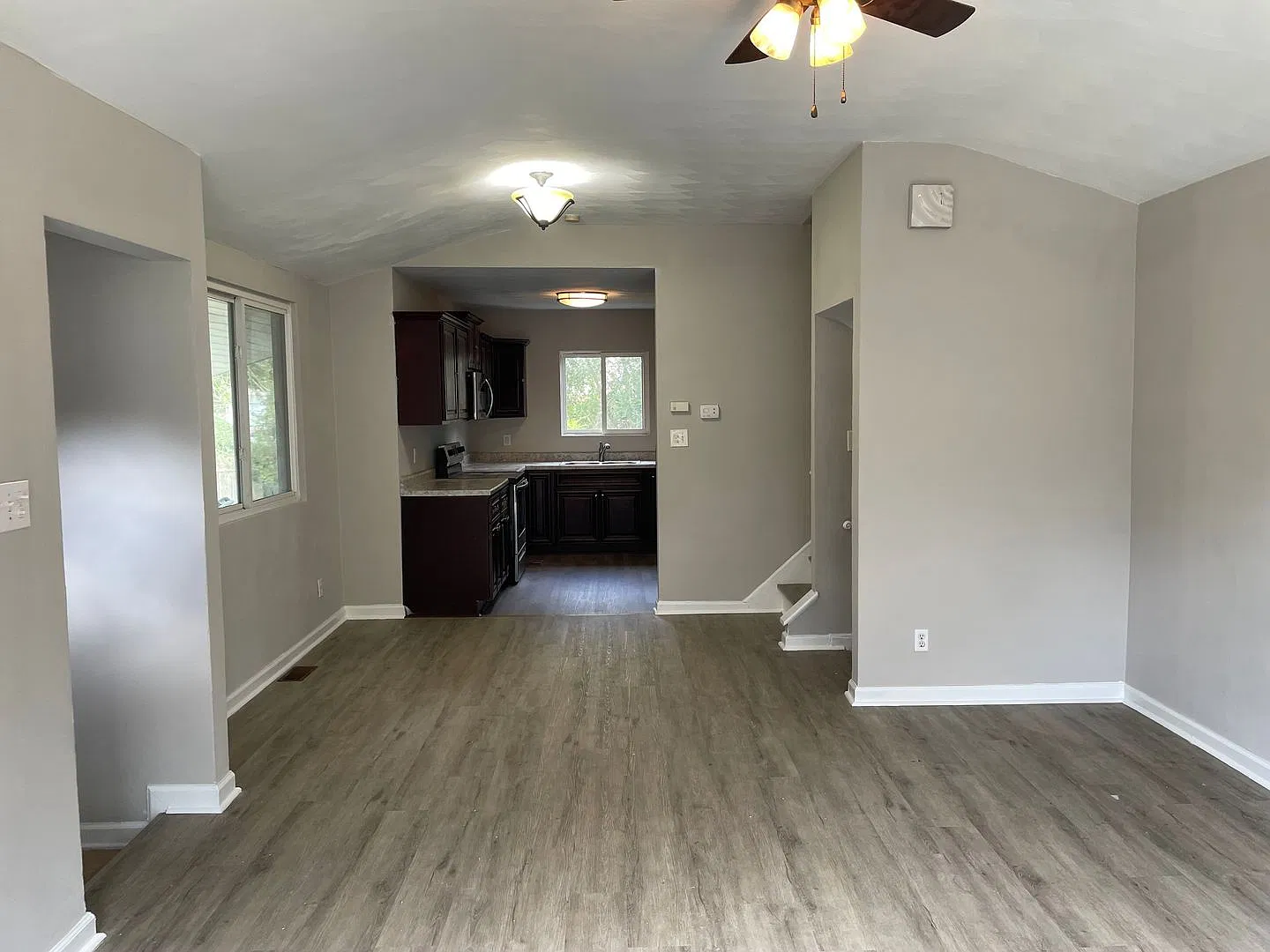 Unique Split-Level 4 Bedroom 2.5 Bath — Photo 3