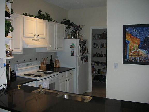 Kitchen to pantry