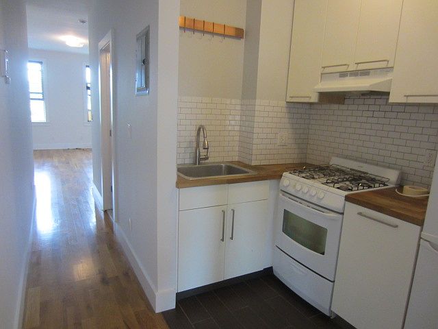 2nd image of 439 Meeker Ave #3LL