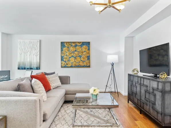 309 East 49th Street image 1 of 8