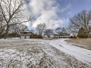 16619 Fort Riley Rd, Leavenworth, KS 66048