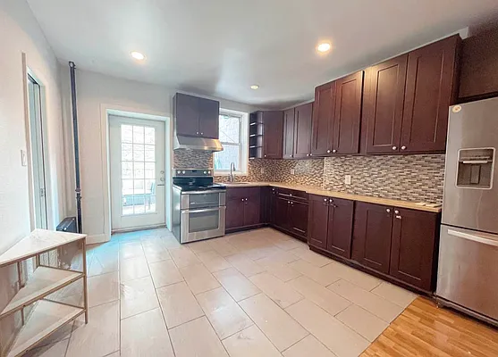 Rented by Highline Residential | media 2