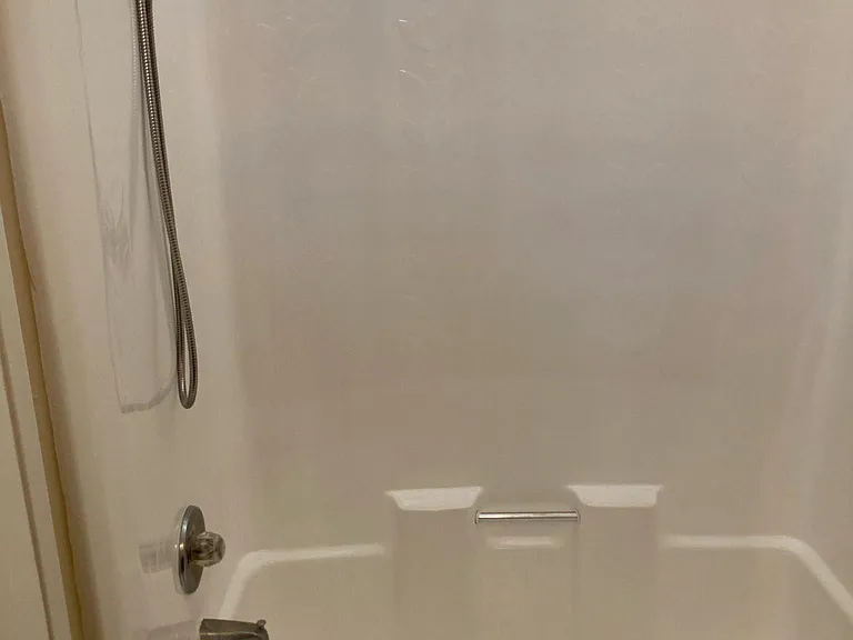 Oversized Master Bedroom Bath Tube
