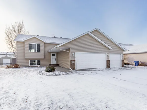 4304 45th Ave S, Fargo, ND 58104