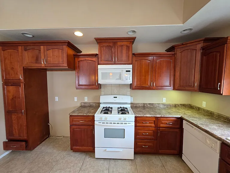 1442 W Valencia Dr — Photo 13