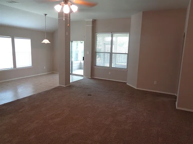 3 bed, 2.0 bath, 2108 sqft, $2,285 — Photo 4