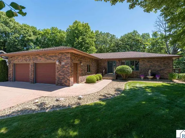 2125 E Dream Dr, North Mankato, MN 56003