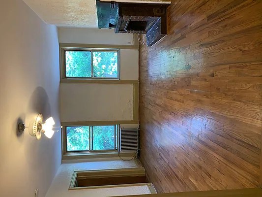 Rented by Chartwell Manhattan Realty | media 24