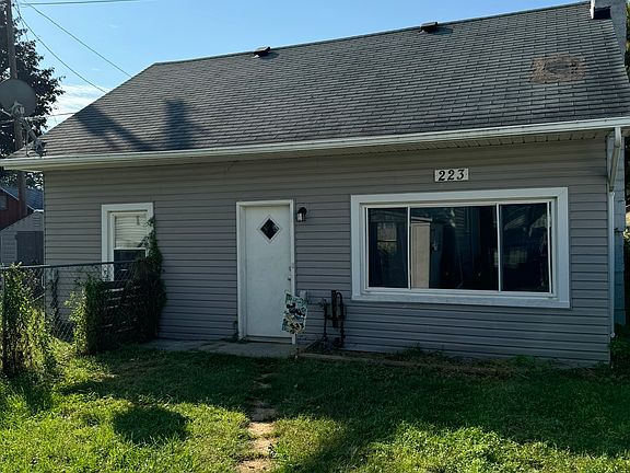 2nd image of 223 S Main St