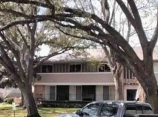 660 S Ripple Creek Dr, Houston, TX 77057